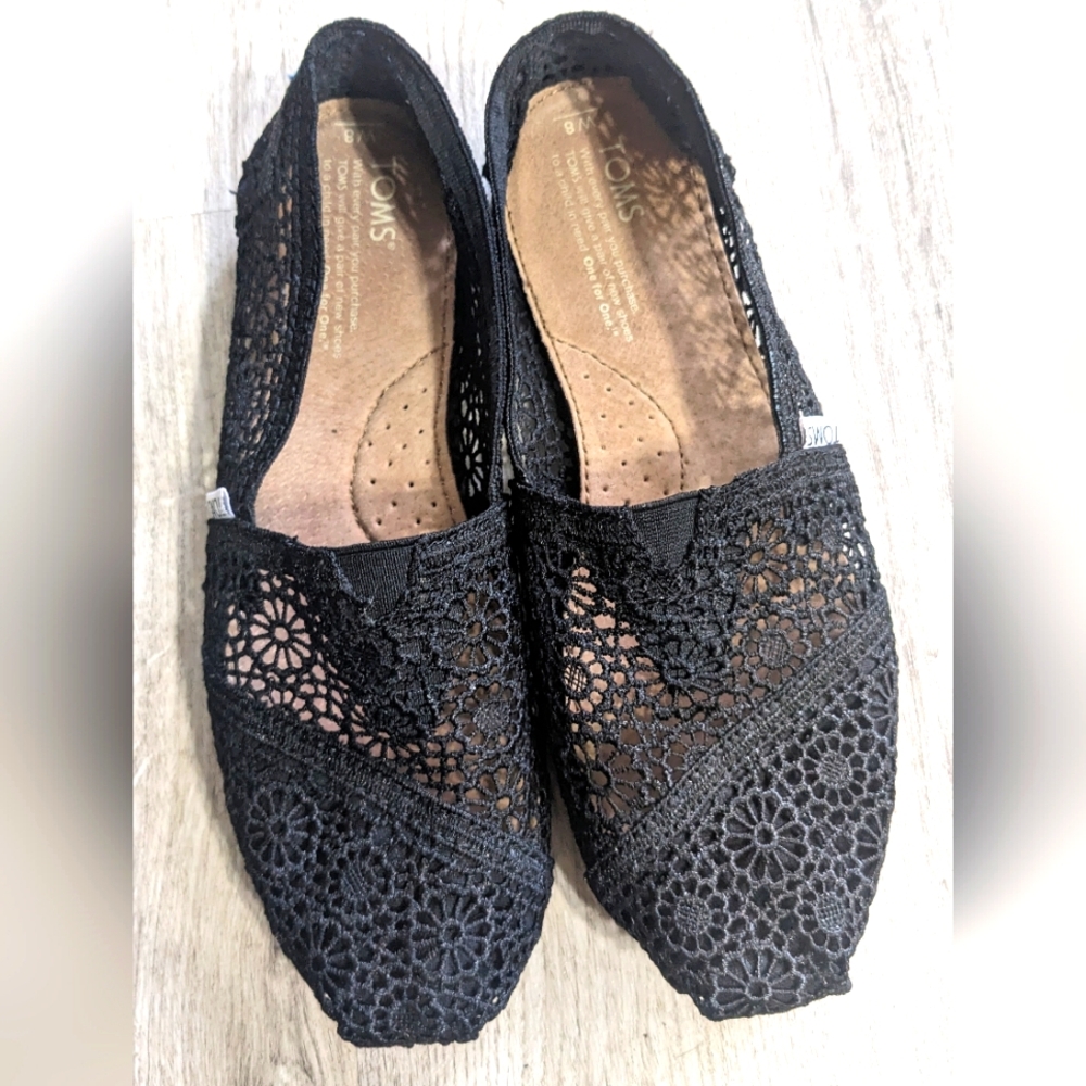 TOMS Women's Black Crochet Shoes W8